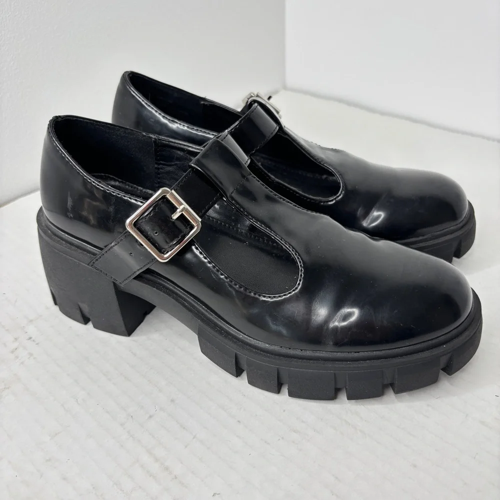 Madden Girl Maddie T-Strappy Platform Shoes MaryJanes Size 5.5 Chunky Round Toe
